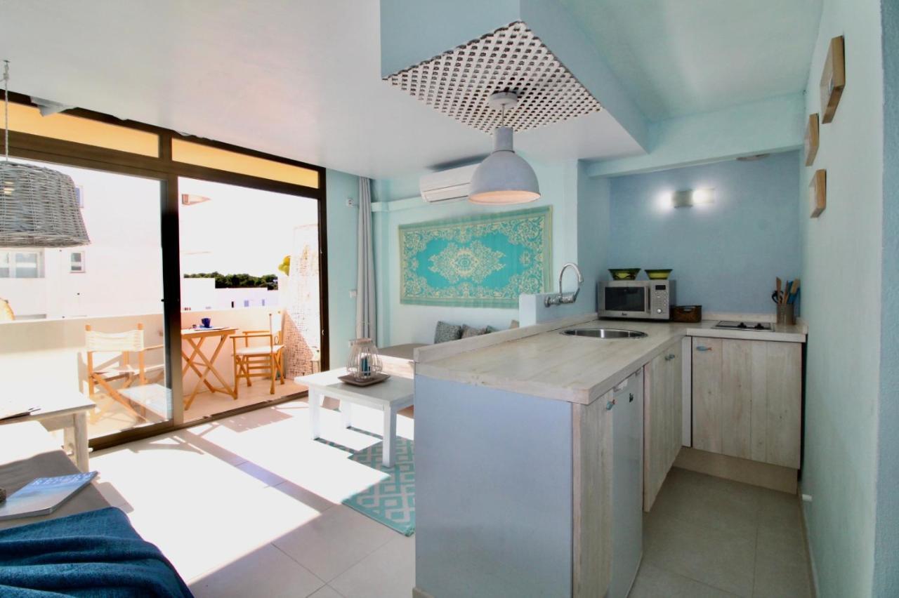 Agradable Apartamento Con Terraza En Formentera Es Pujols Kültér fotó