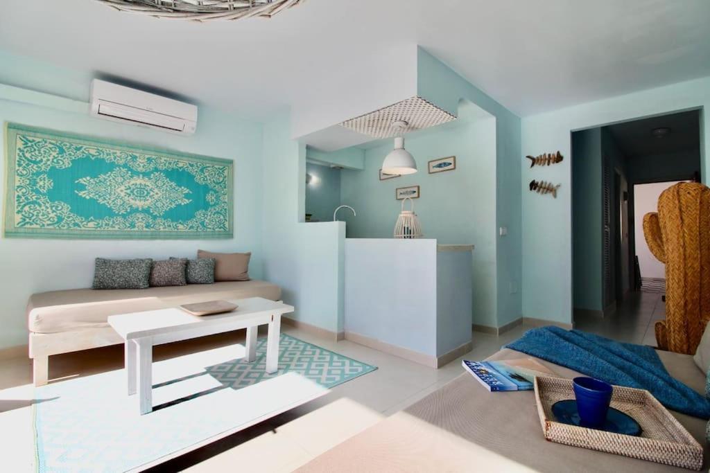 Agradable Apartamento Con Terraza En Formentera Es Pujols Kültér fotó