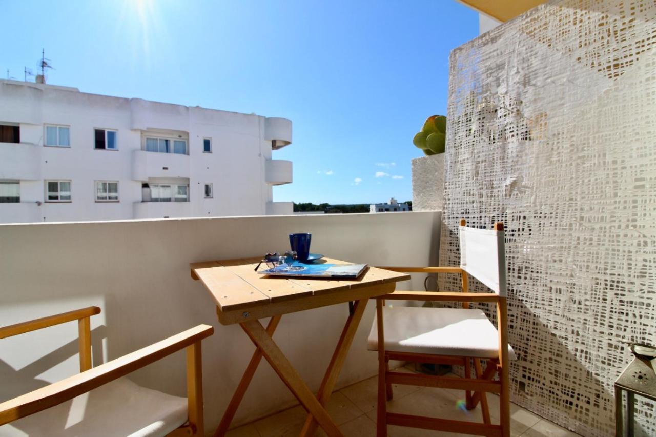 Agradable Apartamento Con Terraza En Formentera Es Pujols Kültér fotó