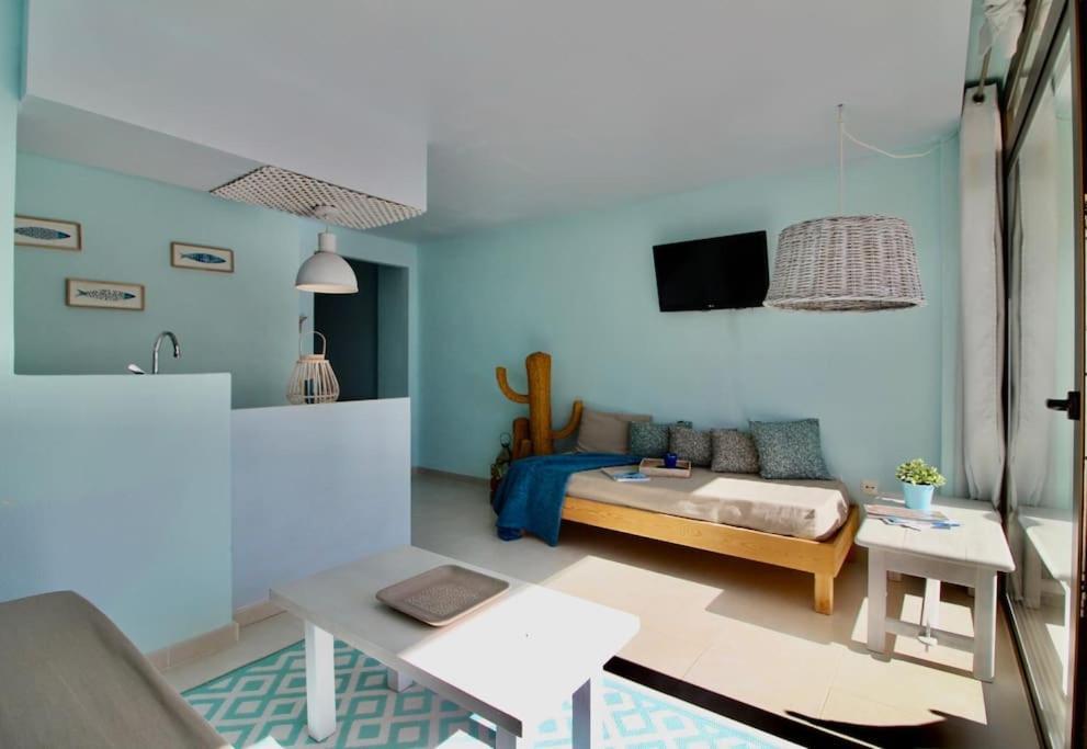 Agradable Apartamento Con Terraza En Formentera Es Pujols Kültér fotó