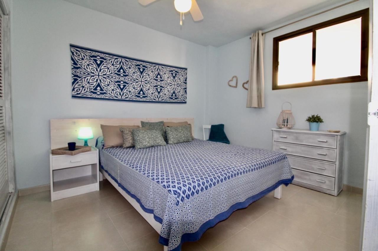 Agradable Apartamento Con Terraza En Formentera Es Pujols Kültér fotó